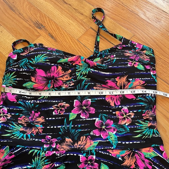 Attarco 1pc Swimsuit. NWOT Black Floral **Size XL - Picture 11 of 14